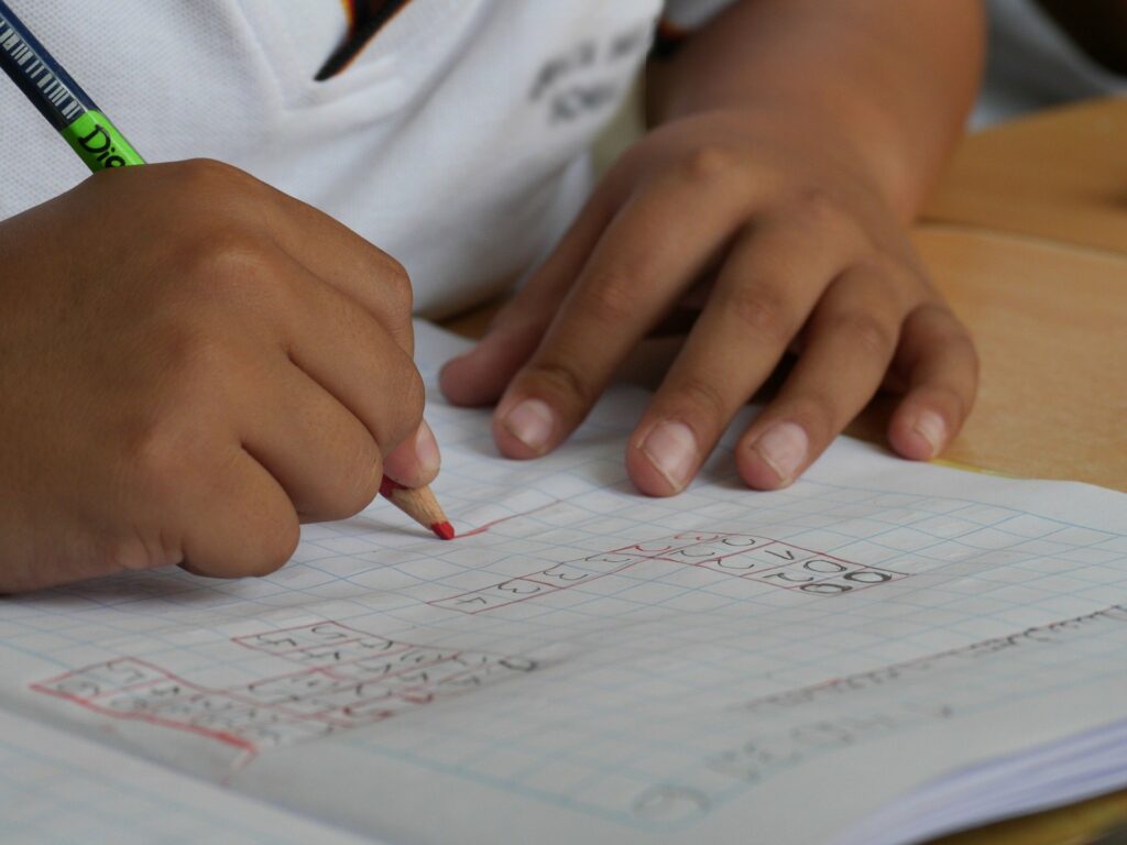 Niño en colegio